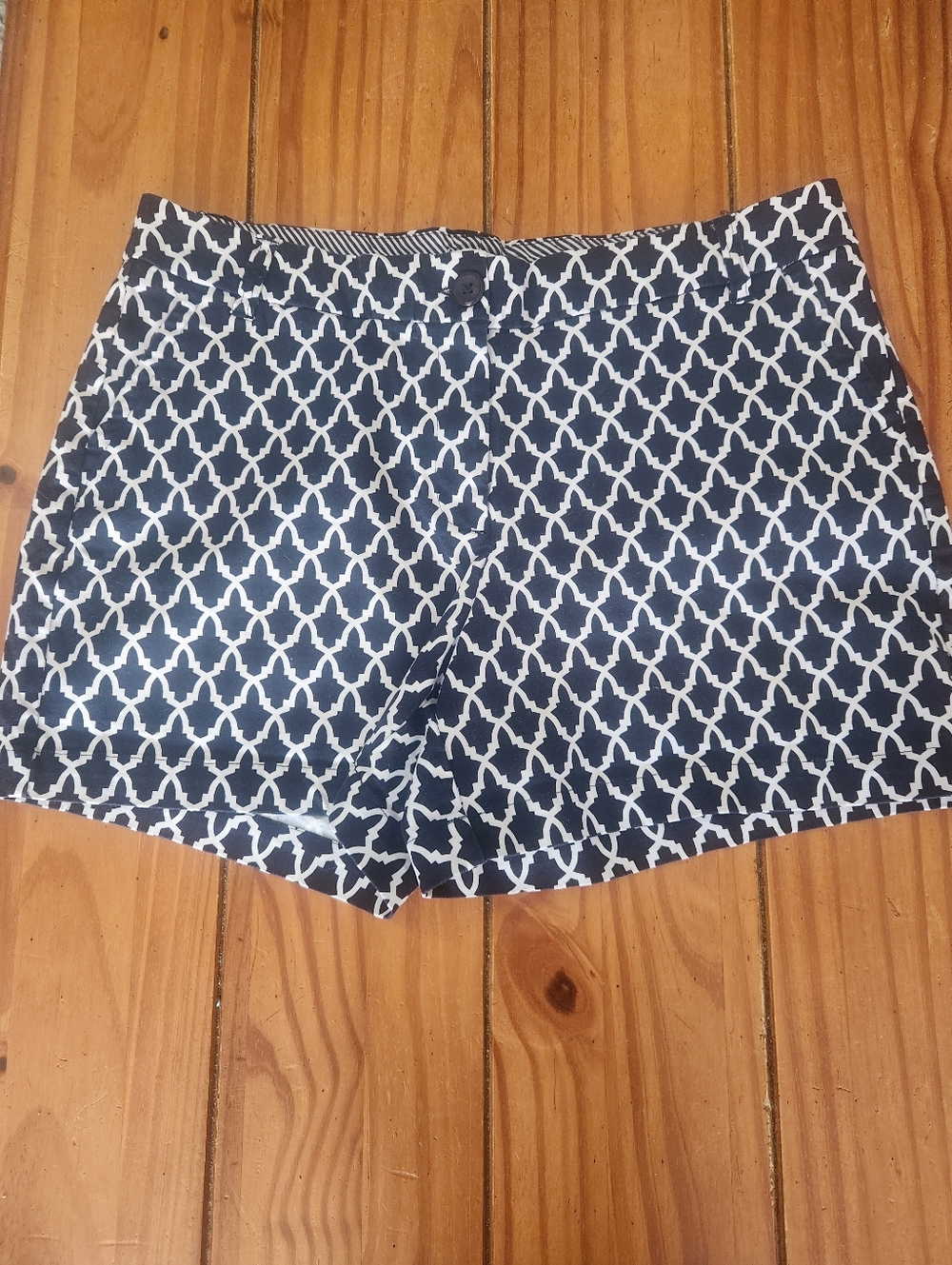 Crown & Ivy Patterned Shorts Navy/White Size 12